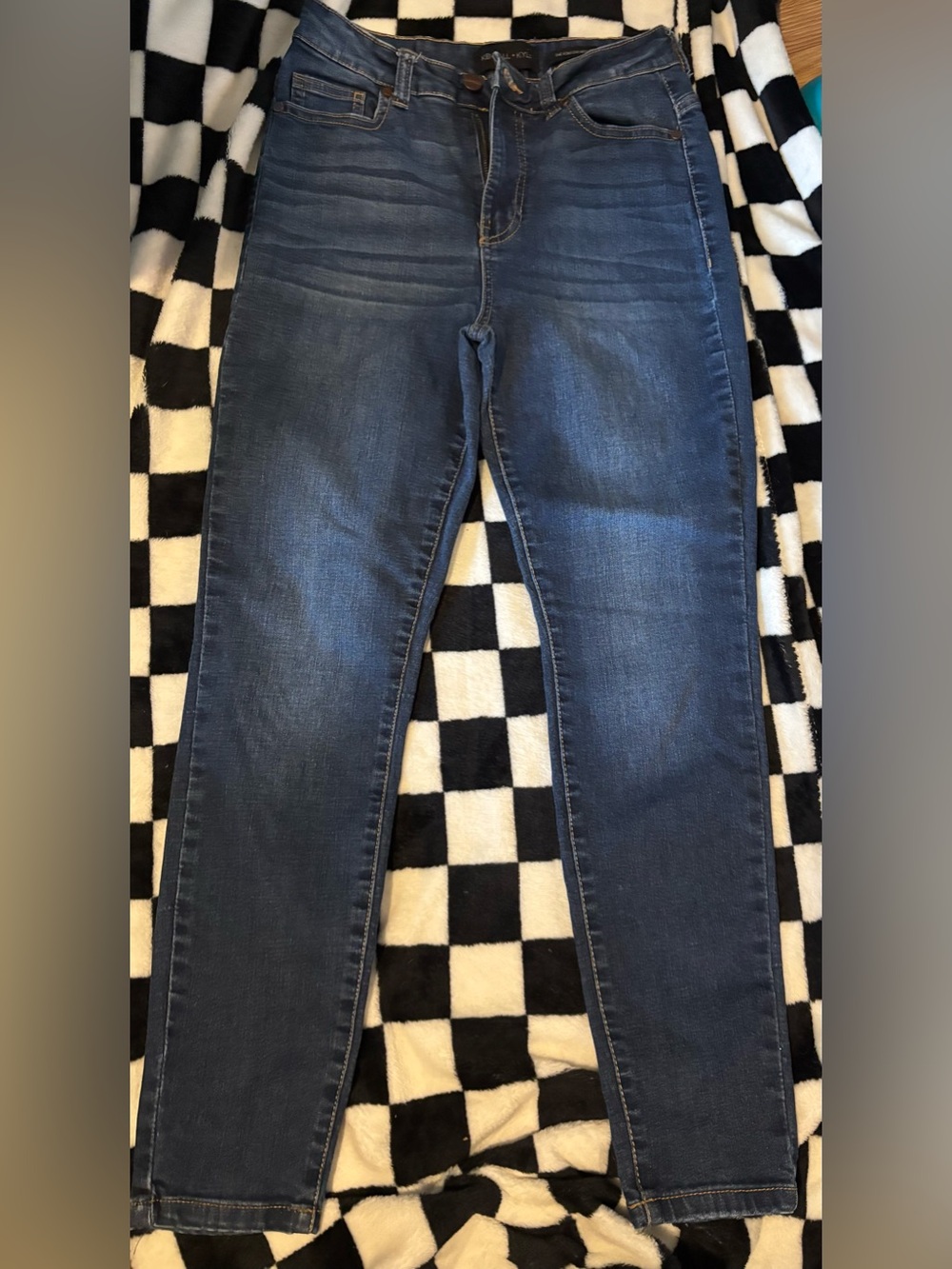 Size 7/28 Kendall & Kylie THE KONTOUR HIGH RISE JEANS